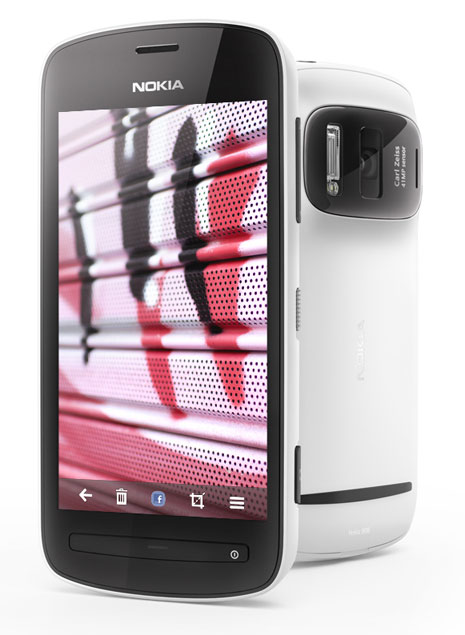 Nokia 808 smartphone Jeddah