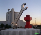 jeddah_gear_wrench_and_bolt_sculpture